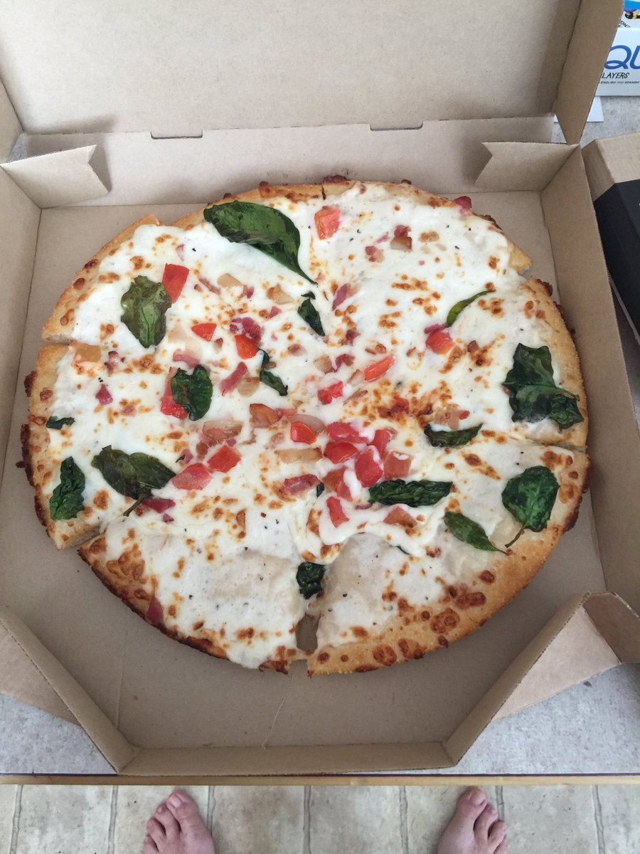 JohnBSharp's tweet photo. @pizzahut wow! Ordered a pizza locally, got here quick! Looks like crap, and on the wrong crust. Kids gotta eat tho. Thanks for nothin https://t.co/fb3CcH9F9l
