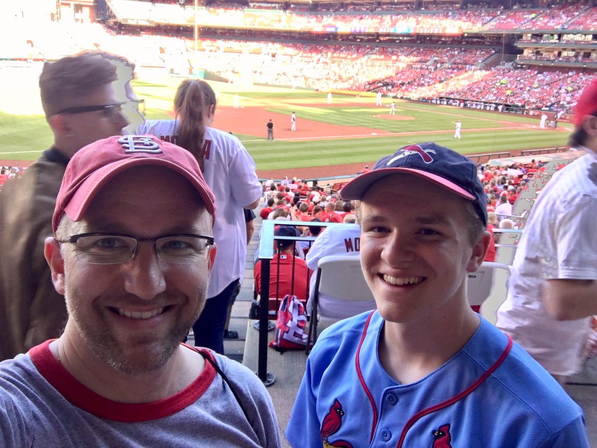 Bctanner's tweet photo. Beautiful night for @Cardinals Baseball! https://t.co/5CYTOPacf9
