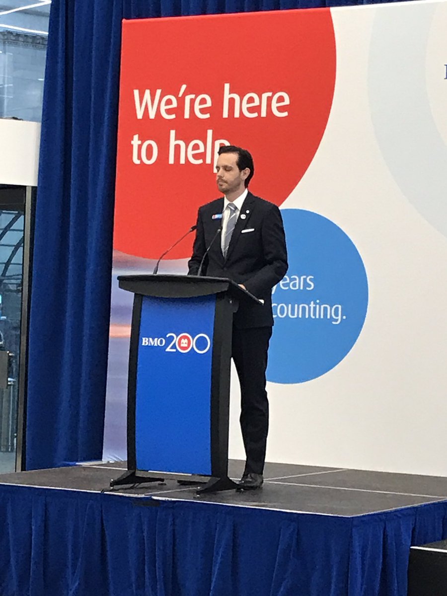 susiepisani14's tweet photo. Celebrating with our customers and FCP family our 175th birthday.  #proudtoworkatBMO #FCPfamily https://t.co/xVf5XnWARo