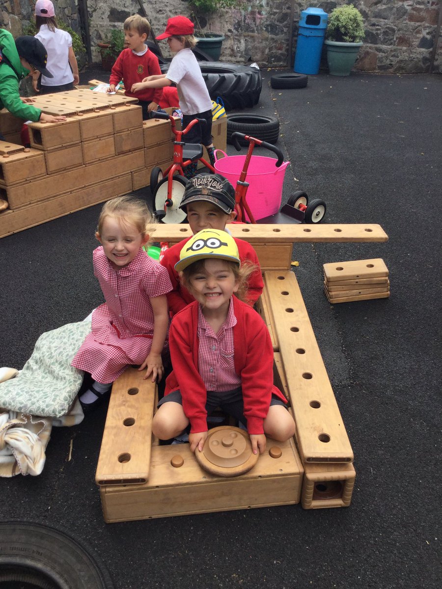Getting more and more creative with the new blocks, building team boats and cars!