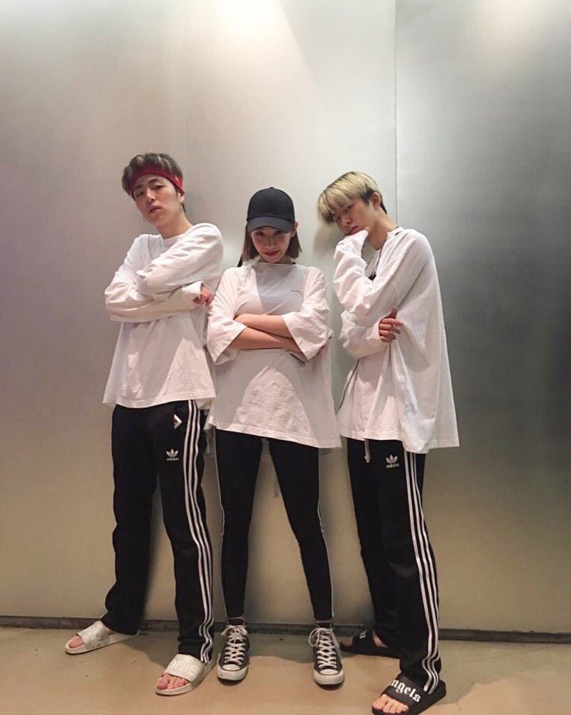 JUNEKOO97's tweet photo. จุนฮเวน่ารักมากกกแต่งตัวงี้ https://t.co/YCuunzzdrE