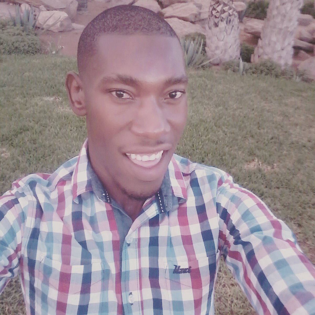 Simaneka7 tweet picture