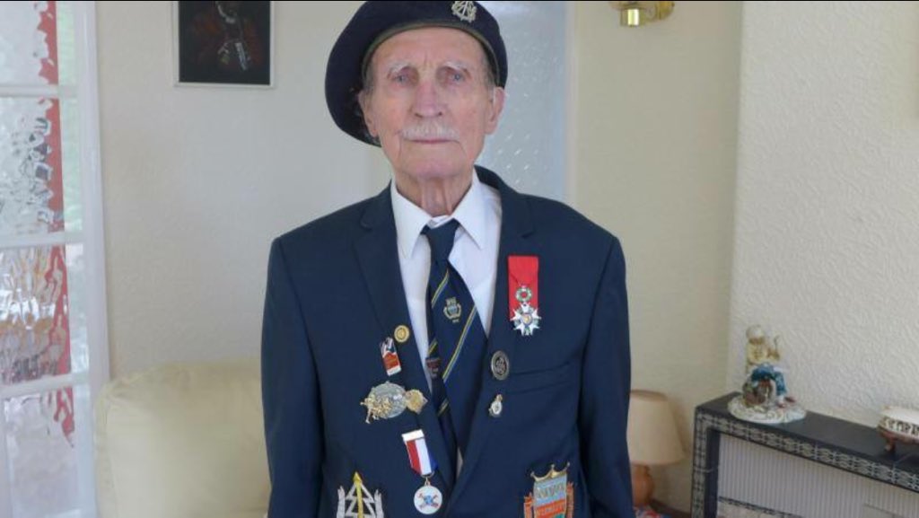 ShrewsburyCops's tweet photo. Pls help blind WW2 veteran Alfred Barlow find his medals lost at a service station on his return from a pilgrimage to Normandy pls RT 🎖#Hero https://t.co/ZPvombpfDx