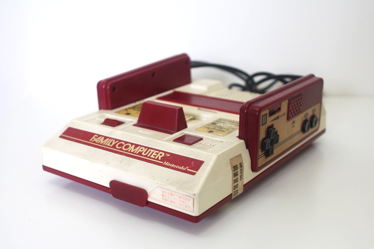 blipretro's tweet photo. An official Taiwanese imported Famicom?

 https://t.co/3diHJFTLiR

#retrogaming #Famicom #Taiwan https://t.co/xoJ7S5smaZ