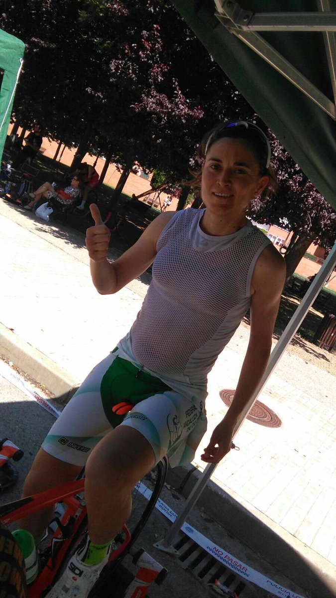 FACiclismo's tweet photo. Ya tenemos a @belencycling calentando para la CRI élite féminas, ¡suerte! #CESoria17 Comenzará a las 12:32h con el dorsal 1. https://t.co/RSL3qxOxEB