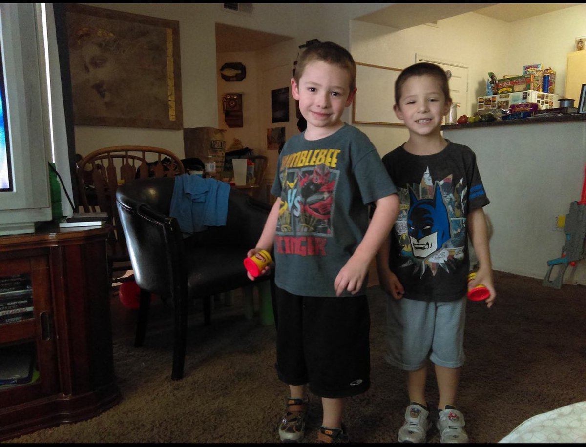 groovyallie's tweet image. My 6 year old and 4 year old brothers are missing! Last seen Reems &amp;amp; Bell, the Villa apartments approx 12:30 am. Please notify w any sitings