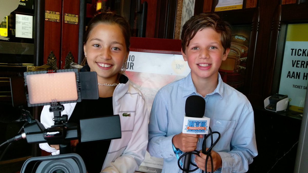 Mees en Tove maken o.l.v. filmcoach <a href="/freekcommandeur/">Freek Commandeur</a> een reportage over deze #KRFF finale in @Pathe #Tuschinski in #Amsterdam 🎥 📹