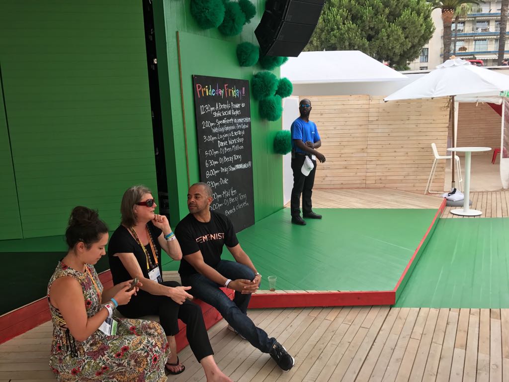 Speaking of <a href="/Mildenhall/">Jonathan</a>.. find him at #YouTubeBeach prepping for his panel on brands and social rights on this great #PrideForEveryone day 🌈