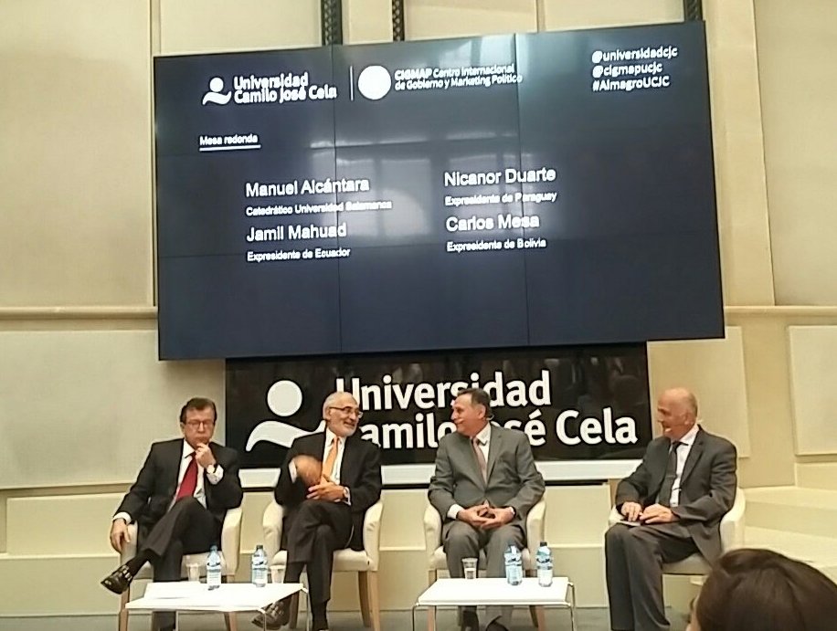 masterpolitica's tweet photo. Múltiples expresidentes de América Latina ponen hoy el broche de oro a nuestra "IV Simulación de Gobierno" #SimCigmap17 #compol https://t.co/s1ysMGsp9W