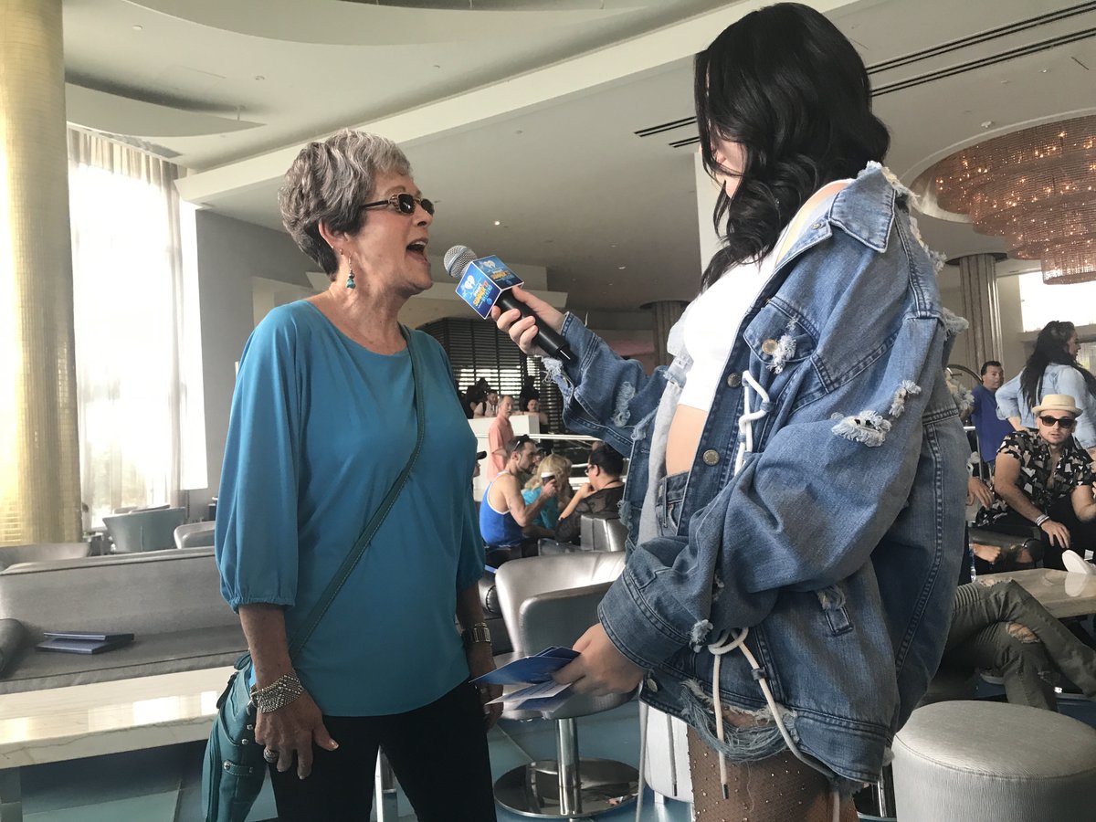 1035KTU's tweet photo. Talking #MaleRompers and ghosting with our fave π΅π΄ #iHeartSummer17 https://t.co/foC5Czroe0