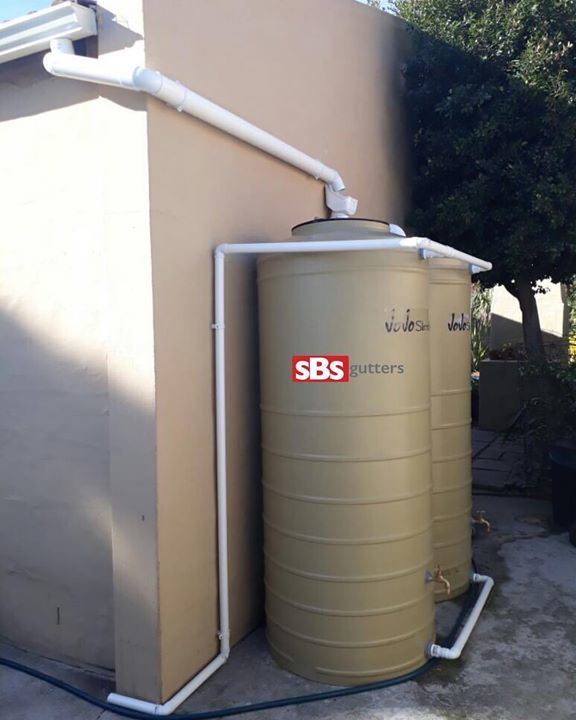SBSGutters's tweet photo. Rain Water Harvesting from freshly installed Seamless Aluminium gutters in Edgmead #seamlessgutters #guttercontractor #rainwaterharvesting … https://t.co/La3ysYTVHN