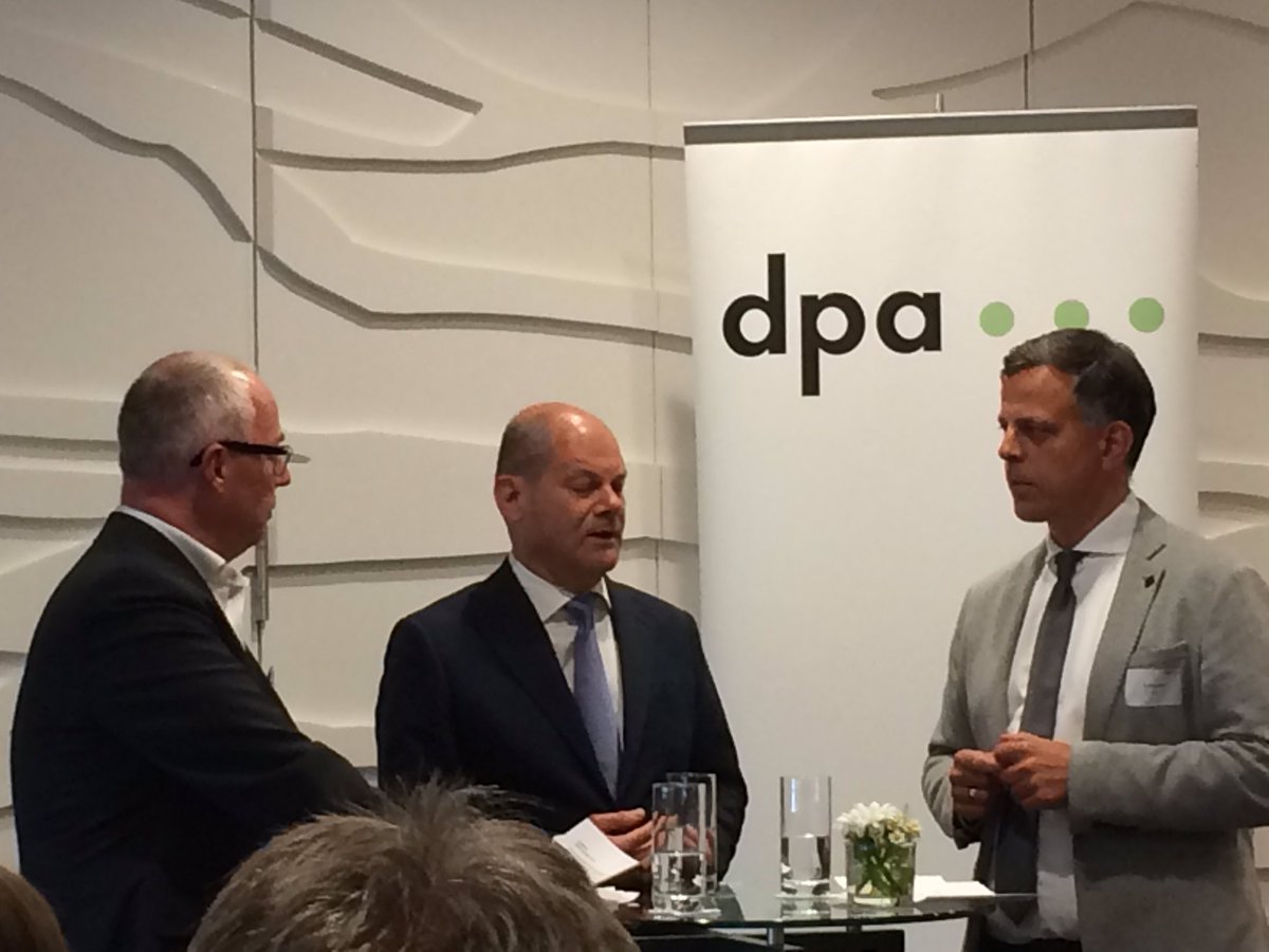 GabiKostorz's tweet photo. Frage: Werden Sie Donald Trump die Hand schütteln? Scholz: Solche Fragen haben mit meinem Politikstil nichts zu tun. #g20 #dpatalk https://t.co/BgRWygmozq