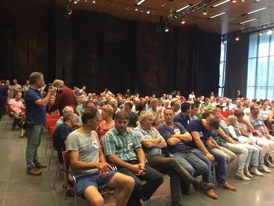 LIVE: Debat over duurzaamheid in veehouderij; 'Alsjeblief laat ons niet verloren gaan' dlvr.it/PPTSMs