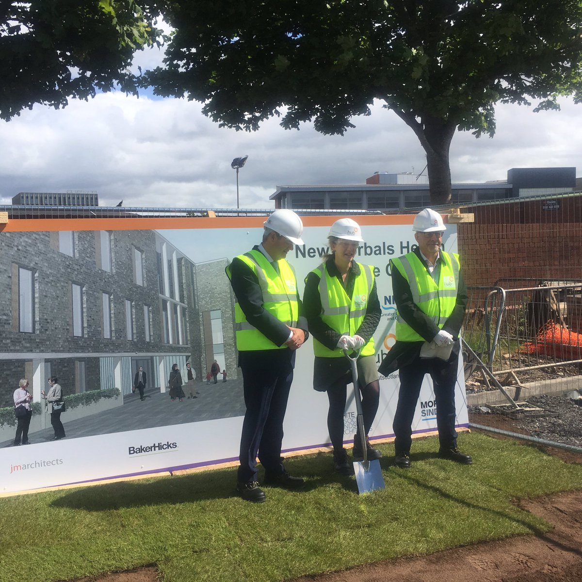 Shona Robison officially cutting the first sod at the new Gorbals Health &amp; Care Centre.