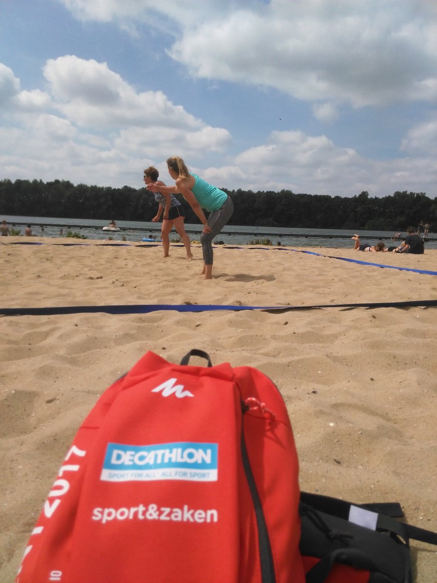 TEAMPapendal aanmoedigen met beachvolleybal <a href="/Papendal/">Papendal</a> <a href="/EUCompanyGames/">EuropeanCompanyGames</a>  #godutchies #achterdeschermen