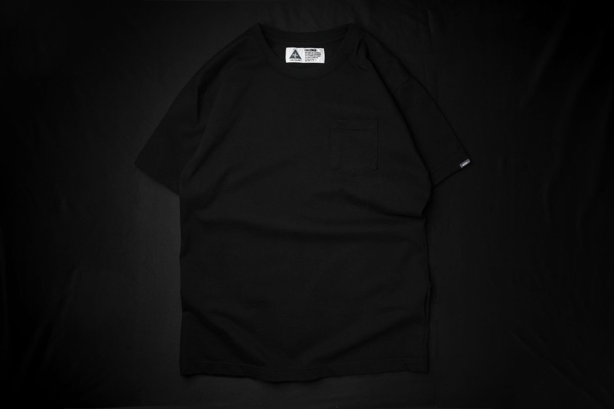 COVER_CROSSOVER's tweet image. Challenger SS17 Collection.
S/S 8Bit Skull Pocket Tee in Black. Available now at #COVER.

#Challenger_brigade #8BitSkull #coverbycrossover