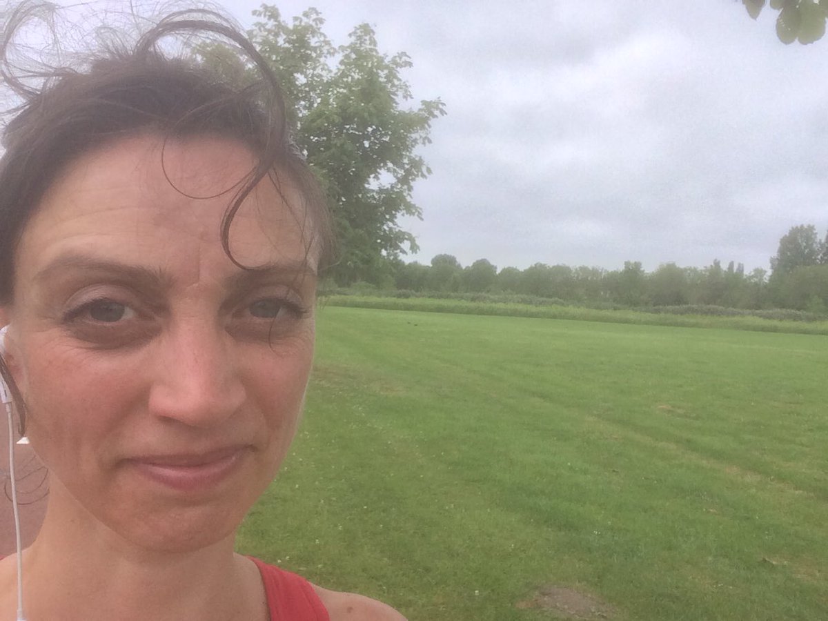 Baba_Yagaaaa's tweet photo. Goede start vd dag @loopmaatjes 😁heerlijk #loopweer  einde #opbouwschema in zicht https://t.co/RqiIuuDs8a