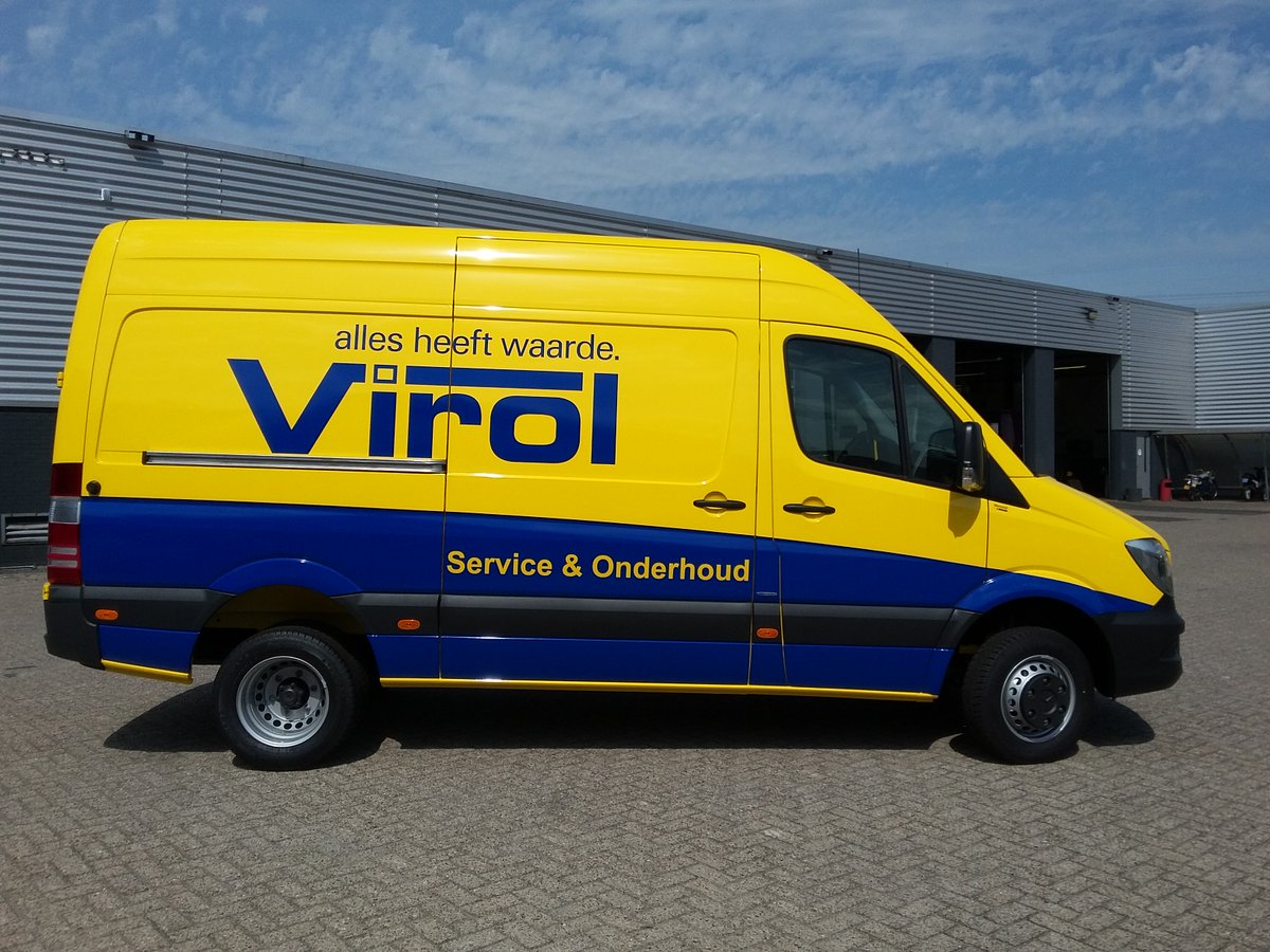 Nieuwe servicebus voor Virol. De achterkant is beplakt met de nieuwste reflecterende folie voor een nog betere zichtbaarheid!