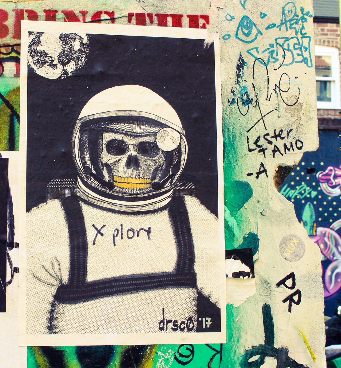 LondonArtCal's tweet photo. Happy Friday! Out &amp; about in shoreditch this wkend? Eyes peeled for new works by @MyDogSighs #c_3 &amp; #drsc0 #streetart #londonart #shoreditch https://t.co/tYHDAyXu7W