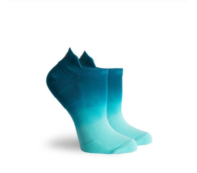 ellebellefit's tweet image. Spruce up your Friday workout with our #pointestudio Riley Socks 💙 #ellebellefit #styletribe #infashioninactioninl… ift.tt/2rJ3ObD