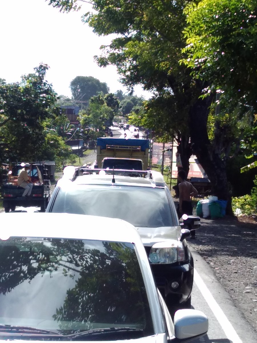D kampung saja macet. Bagaimana d makassar!! #Mudik