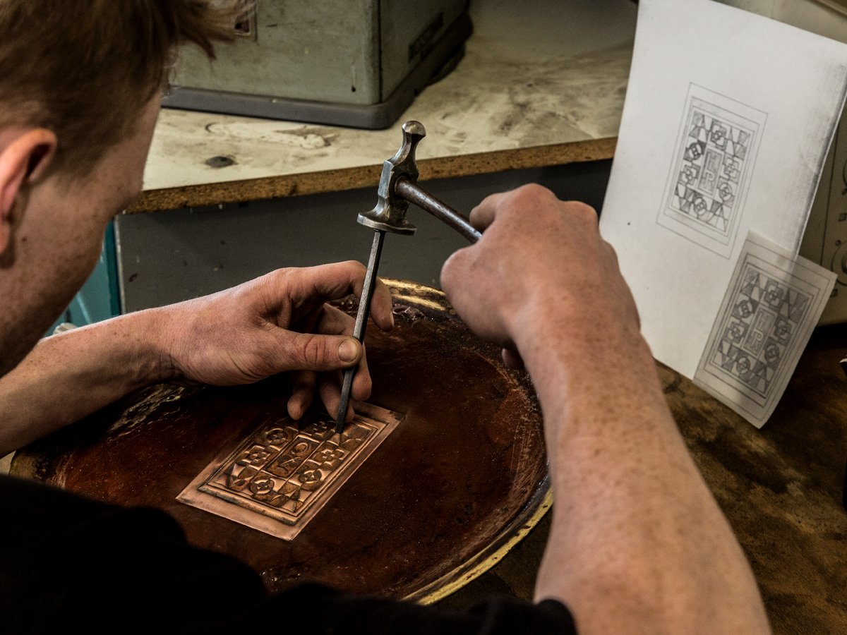 Strassacker1919's tweet image. A small insight🕵️ into the professional work of the Ziseleur at Strassacker...
Learn more: 👉 bit.ly/2t22dl1 #strassacker #art