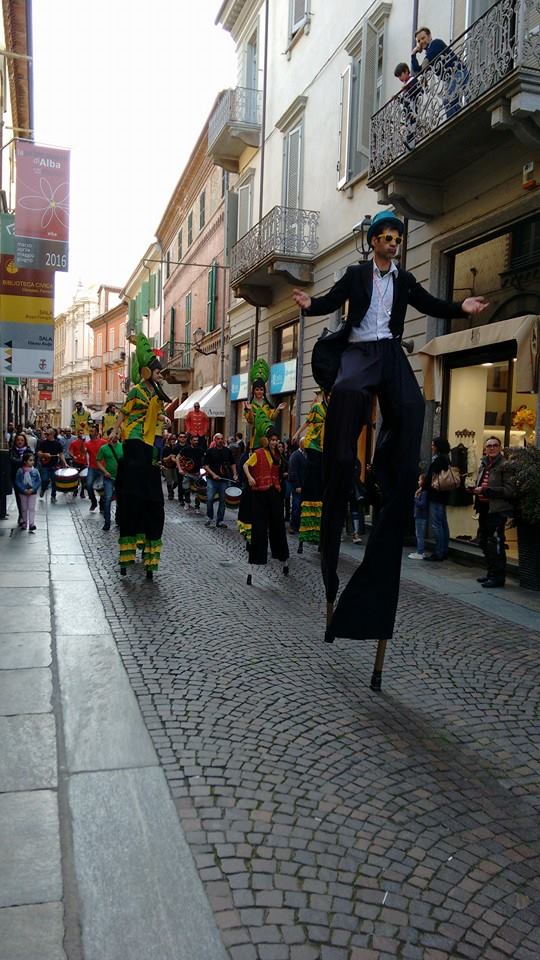 Familupis's tweet photo. Finalmente l'attesa è terminata! Ancora poche ore e si comincia.
vi aspettiamo alle 21 in via maestra per la parata di apertura! https://t.co/HrebinXyhN
