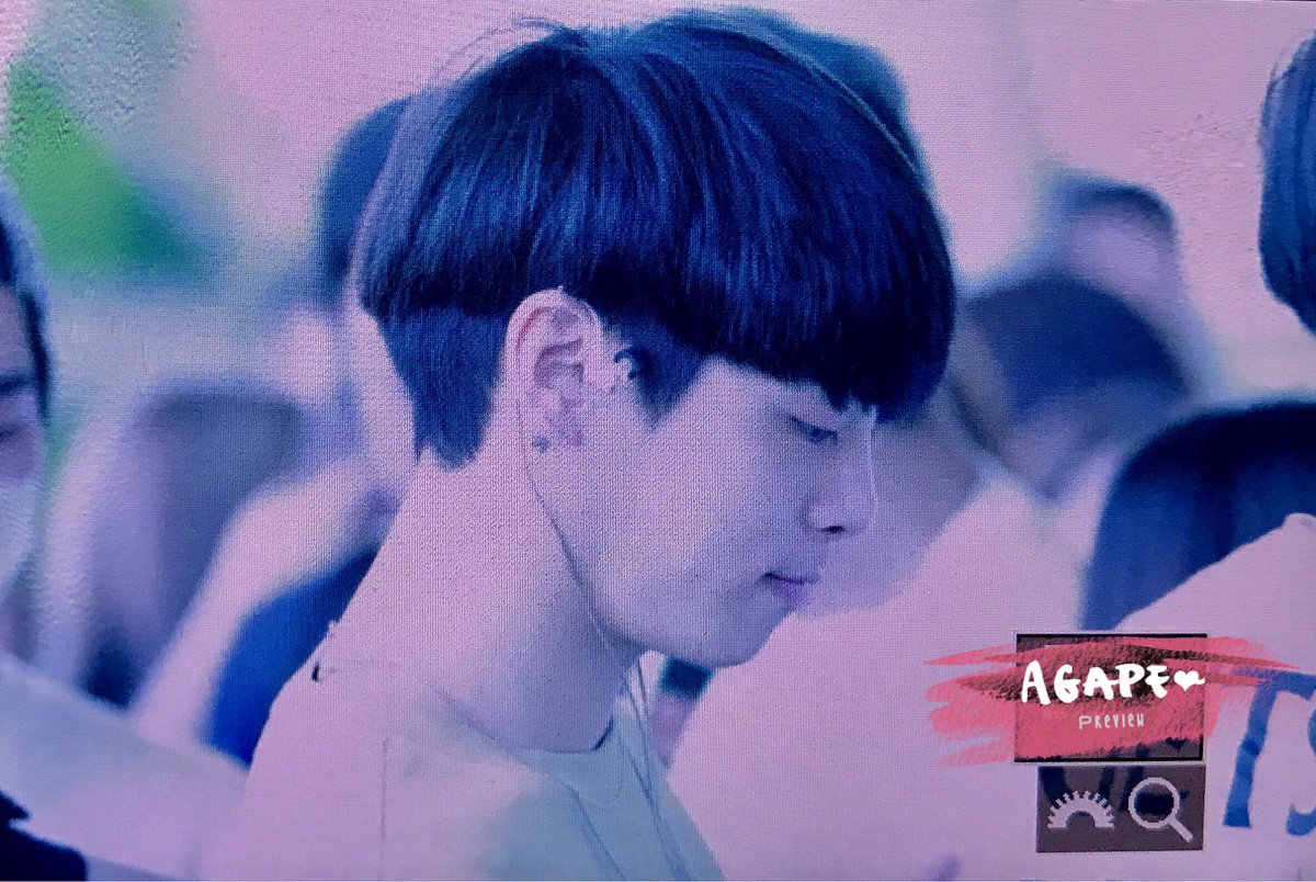 Agape_JT's tweet photo. 170623 종현 - 인천공항 출국 #종현 #Jonghyun https://t.co/mns9KotKrx