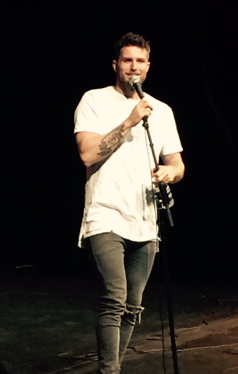 debbs_offer's tweet photo. Hilariously entertaining night! @joeldommett @Claireybella74 #laserdick #eagles #seaview 😂 https://t.co/H8MLn2YWMC
