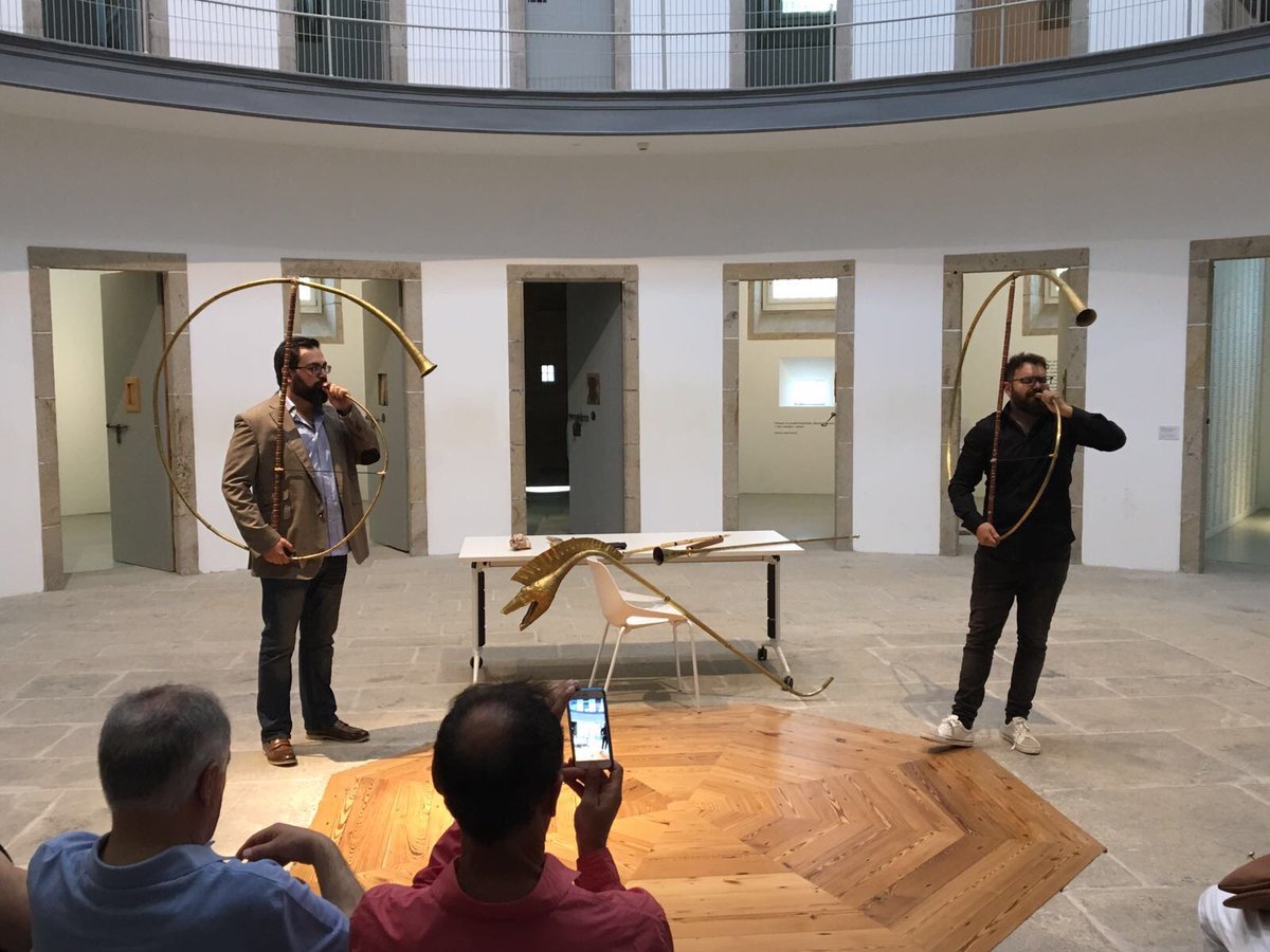 EncarnaAmigoSER's tweet photo. 📯 Excepcional @CuperMr interpretando a banda sonora da #Muralla. Moi grande este músico de #Sarria. @PPConcelloLugo @PPdeSarria @ppdegalicia https://t.co/rNwwtwydhE