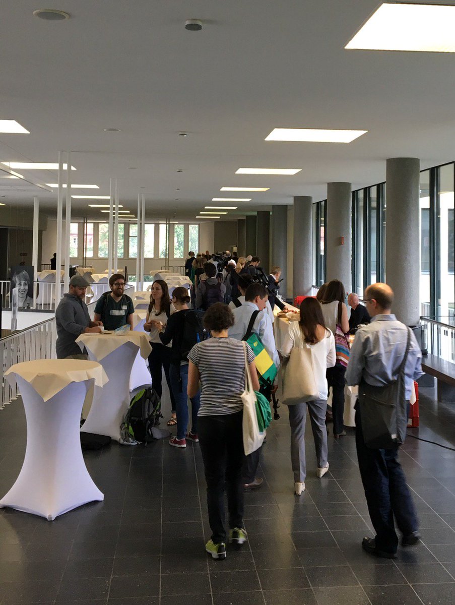 CeDiS_FU_Berlin's tweet photo. Auf dem Weg in die Barcamp Sessions #gml17 https://t.co/R8JE5XhUuI