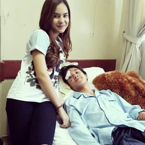 2815story's tweet photo. kata dilan, rindu itu bangsat(: @iqbaale @steffizmr15  #kangenIqsteff https://t.co/DTMqJjkJfe