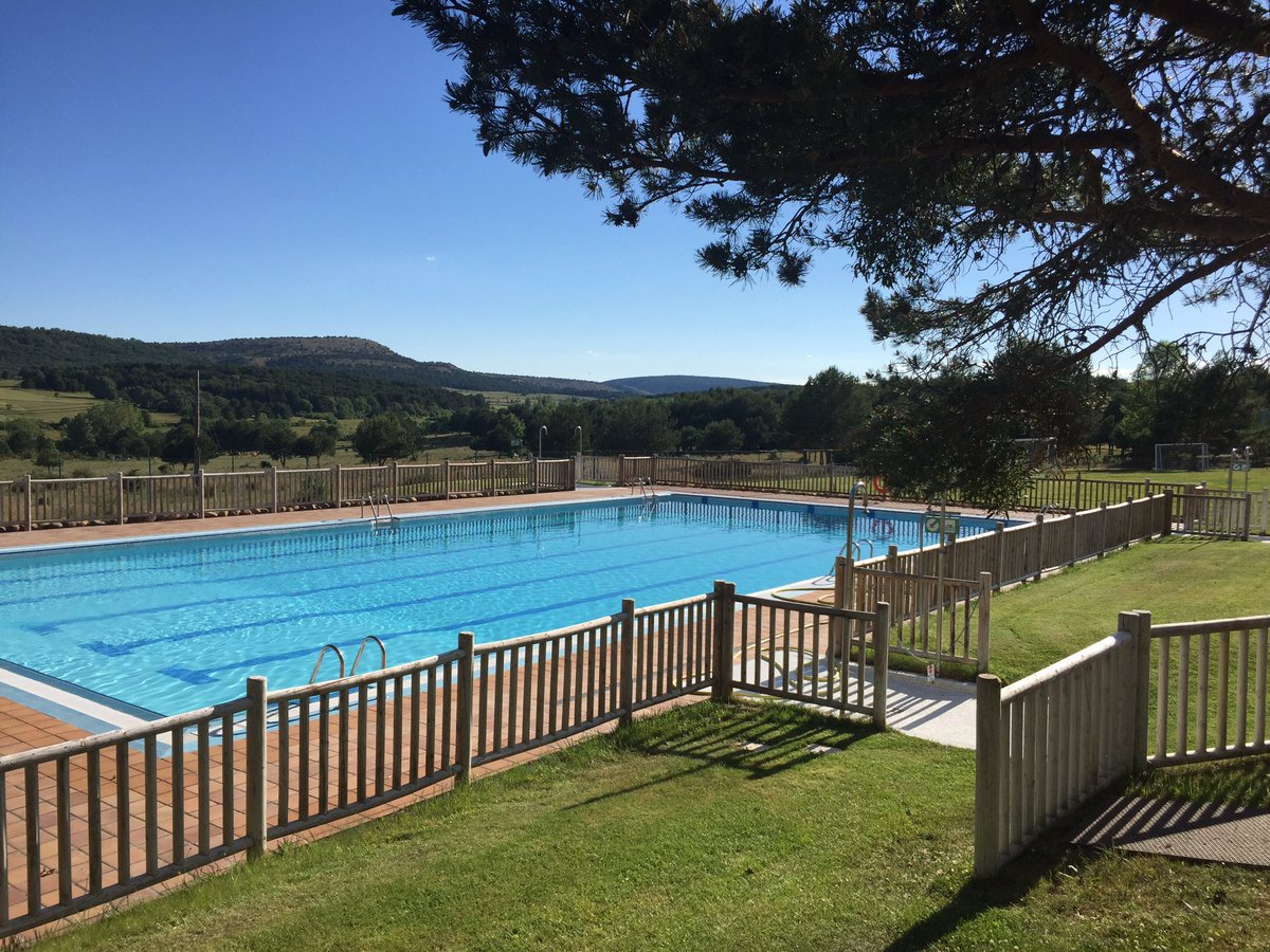 El_Concurso's tweet photo. En unos minutos estrenamos la temporada de piscinas que este verano se prolongará hasta el 10 de septiembre. ¿Apetece un bañito? 🏊🏊‍♀️🌊 https://t.co/fDRKTDzsrH
