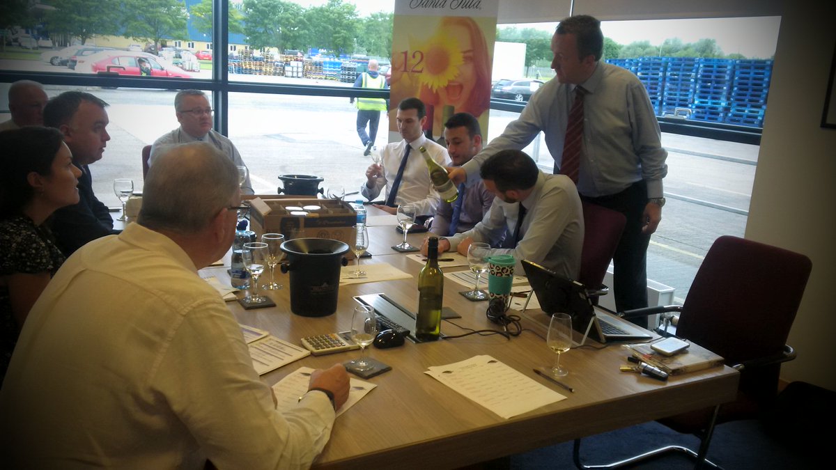 Maireadcat's tweet photo. #wineoclock @unitedwines @ciaran03026863 @BlackburnRoss https://t.co/k1LCSOBogu