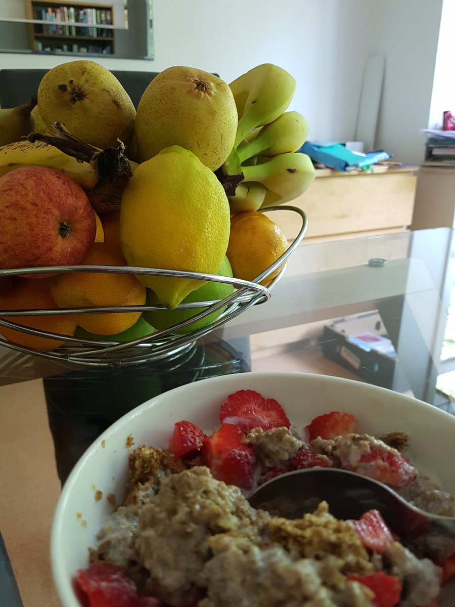 NoeliaMarcote7's tweet photo. Rodeate de buena vibra!!!
Disfrutaaa la frutaaa
#summerlife https://t.co/Wa1yJy68ED