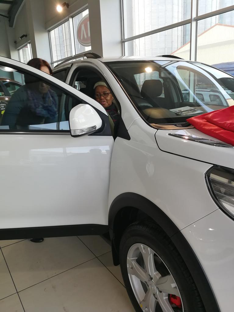 QueenWordsmith's tweet photo. Bought my mom a car this morning. My Queen, my world, my everything. ❤️ https://t.co/C4P5Cxb0g5
