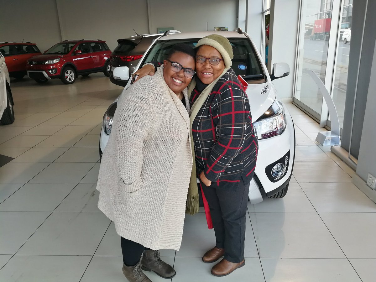 QueenWordsmith's tweet photo. Bought my mom a car this morning. My Queen, my world, my everything. ❤️ https://t.co/C4P5Cxb0g5