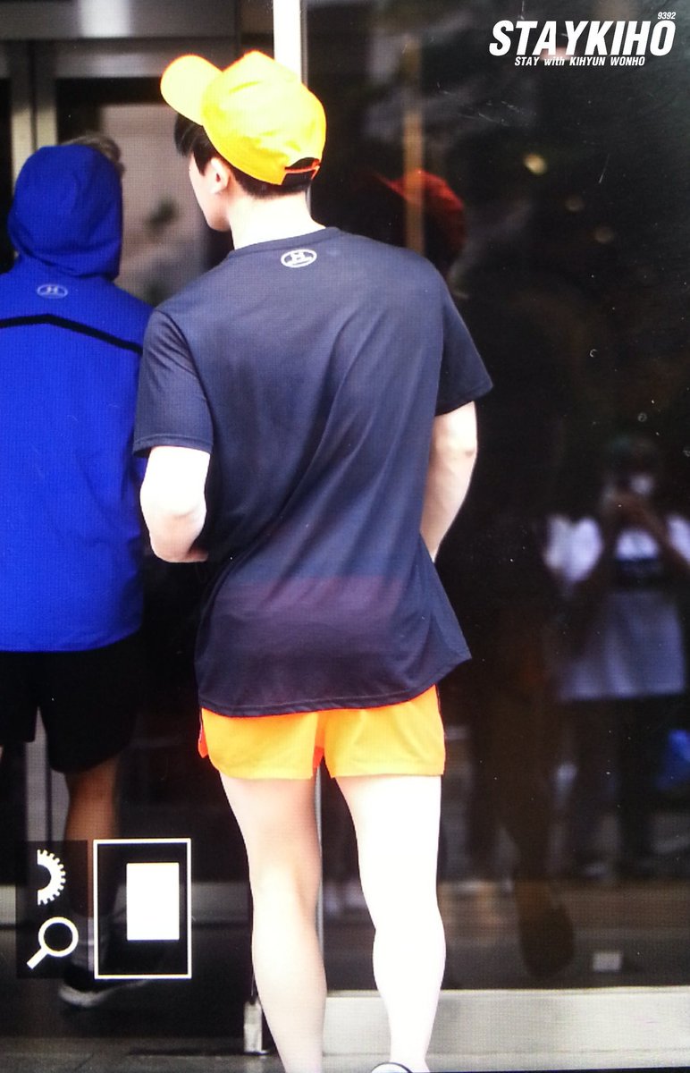 MonstaXEurope's tweet photo. Wonho in shorts appreciation tweet. 😂
#MONSTA_X #MONSTAX #SHINE_FOREVER #몬스타엑스 #샤인포에버 https://t.co/EO612VGdPe