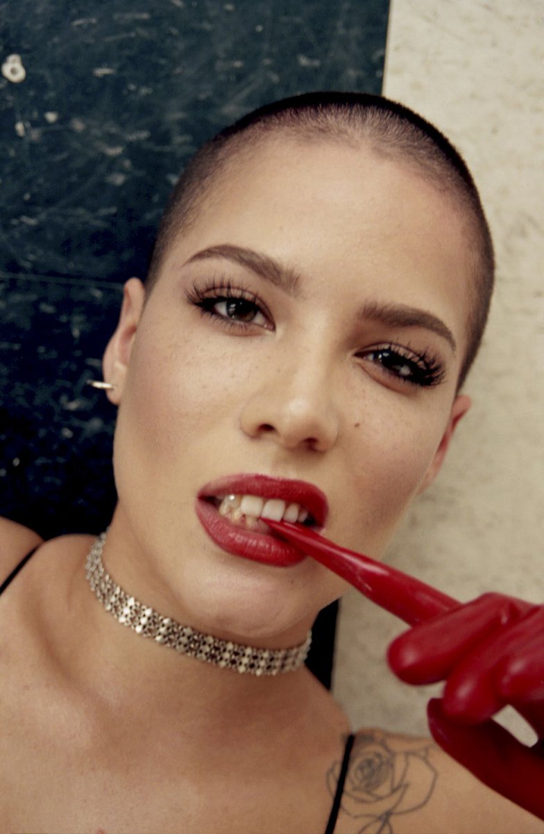 latex_kitsch's tweet photo. #HALSEY for #Modzik Magazine 2017
#latex #gloves #rubber #singer #fetish #alternative #fashion #cosplay #FridayFeeling https://t.co/kGzV0HdwQm