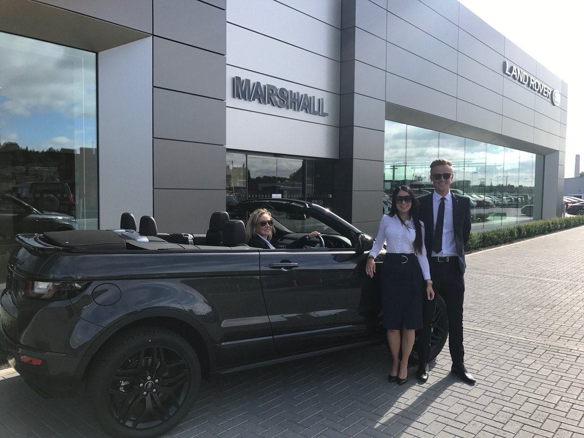 MMGLandRover's tweet photo. The sun's out, the roof's down and our shades are on! Looking forward to a great Convertible Weekend at Marshall Land Rover #Oxford 😎☀ https://t.co/WsmCCEoEwD