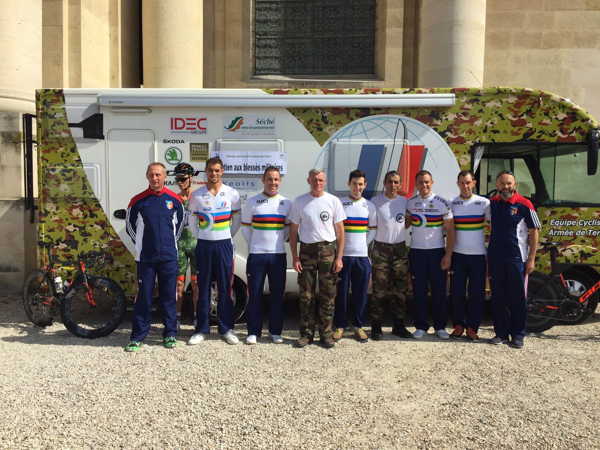 Journées des blessés de l'armée de Terre aux Invalides avec nos champions du monde
