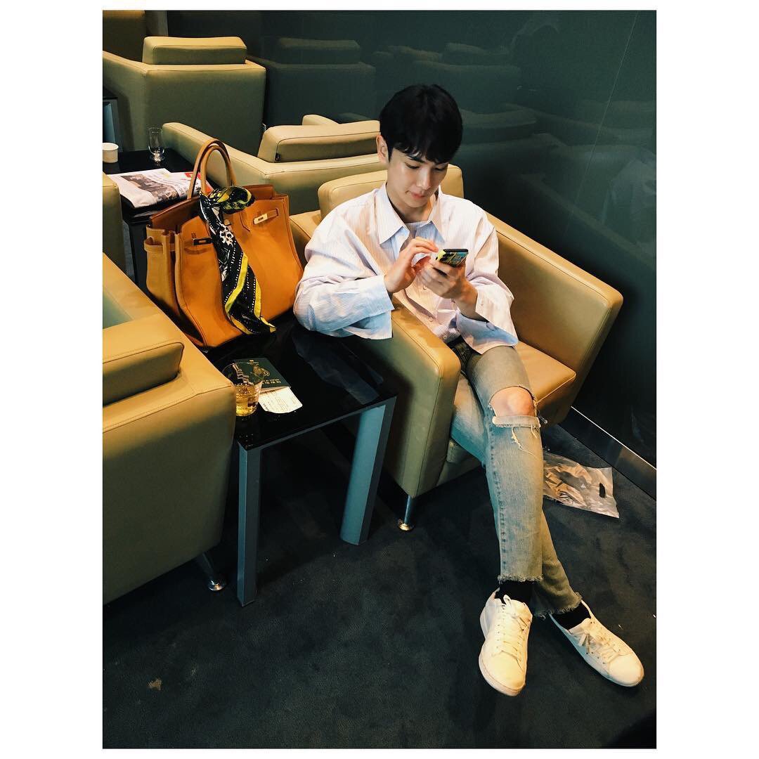 위스키 두잔만 마시고 있었으나 !:-)