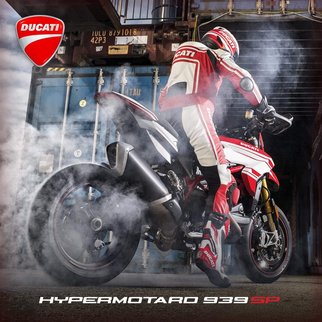 DucatiMotor's tweet photo. La #Hypermotard939 SP è un'iniezione di adrenalina pura. Scopri di più: https://t.co/ZHkt16ZBiJ #DucatiBikes #Ducati2017 #Ducati https://t.co/cUbBaQstzl