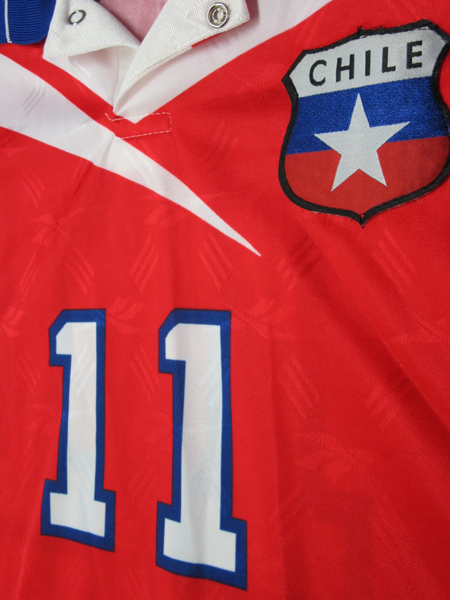 Vintage Sports 商品情報 渋谷店 1997 チリ代表 10 999 マルセロ サラス サンチェス選手に記録を更新されるまでのチリ代表最多得点記録保持者 90年代後半 サラス サモラーノの ササ コンビ が思い出されます 彼もまた173cmと決して大柄