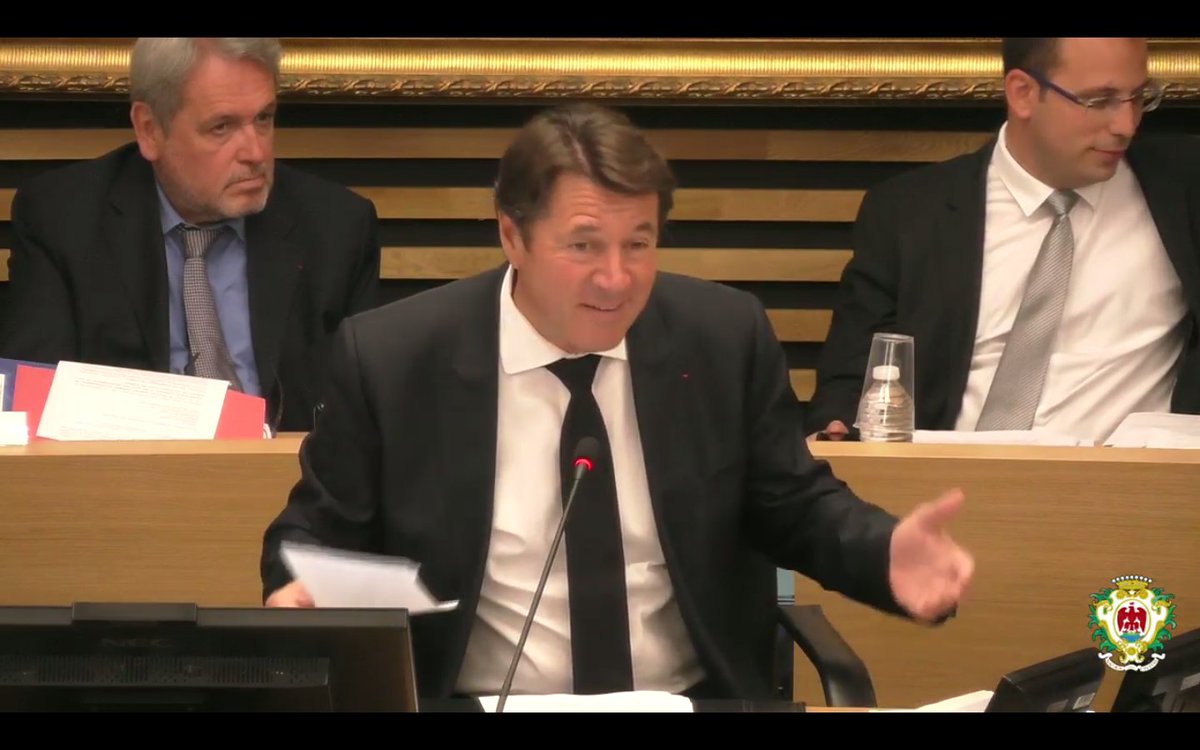 À Benoît Kandel qui fait état du ras le bol des Niçois avec la circulation dans le centre de #Nice06
#Estrosi dit qu'il n'a pas ce retour…