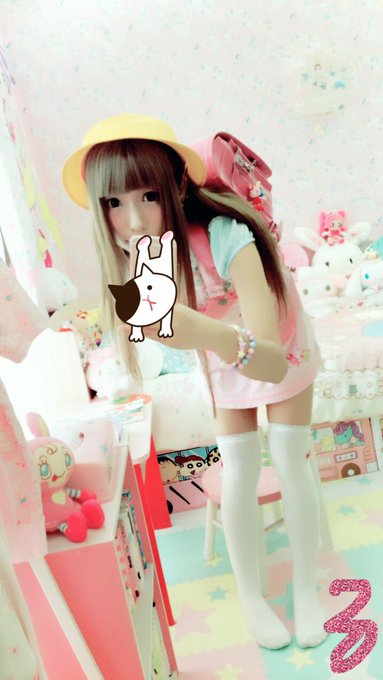 黄色い帽子はとても良き(o･&omega;･o)ゝ 興奮するぅ  小○生(@￣&rho;￣@) カラーランドセルはイマドキ風で好きだけどやっぱり赤ラン🎒が良き良き https://t.co/evOa7Ge6JC<a href="/tag/%E5%A4%A7%E4%BA%BA%E3%81%AA%E3%81%AE%E3%81%AB%E5%A5%B3%E5%85%90%E6%9C%8D%E7%9D%80%E3%81%A6%E3%82%8B"class="tags"><span>#大人なのに女児服着てる</span></a><a href="/tag/%E3%82%AA%E3%83%A0%E3%83%84%E3%83%95%E3%82%A7%E3%83%81"class="tags"><span>#オムツフェチ</span></a>