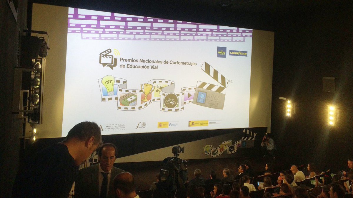 RACE_es's tweet photo. Estamos en la entrega de los #premioseducacionvial de @RACE_es y @Goodyear_Es https://t.co/fAAXvFlmfN