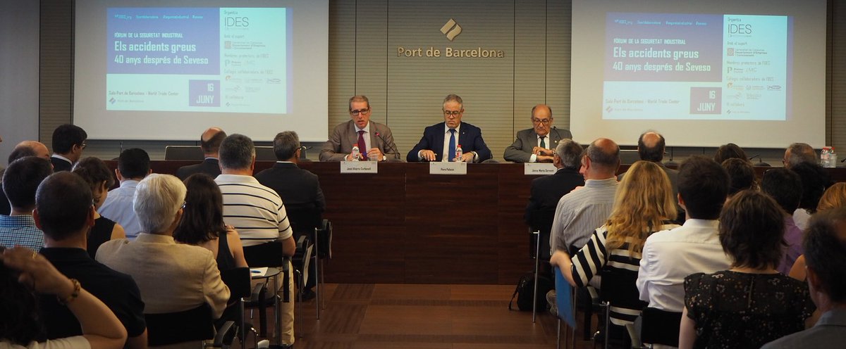 IDES_org's tweet photo. Resum del Fòrum de la Seguretat Industrial. Els accidents greus. 40 anys després de SEVESO: https://t.co/7oIXKSxCia al @portdebarcelona https://t.co/tjTlgoiWNg