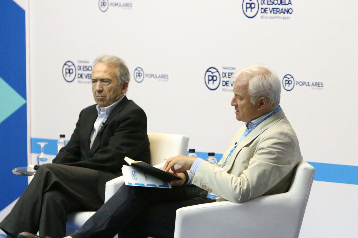 pparagon's tweet photo. El Derecho a la #educacion: #libertad para enseñar, libertad para aprender" primera ponencia presentada por @eloysuarezl #EscuelaPPAragón https://t.co/WDUnHJt0WE