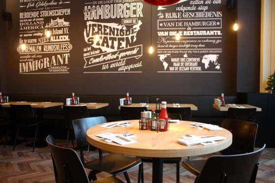 CarolineVerdood's tweet photo. Het is officieel. Ellis Burger naar Aalst. Samen met Ruimtelijke ordening werd een geschikt pand gevonden i/d Kerkstraat.@EllisBurgerBE https://t.co/vUbyDZGv2V